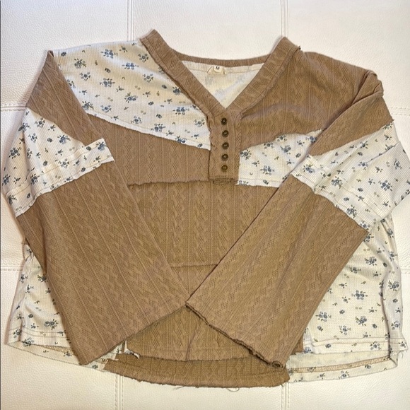 POL Tan and Cream Patchwork Long Sleeve Top with Bell Sleeves - Size M - Picture 1 of 5